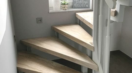 Farbanstrich Innraumtreppe Einfamilienhaus