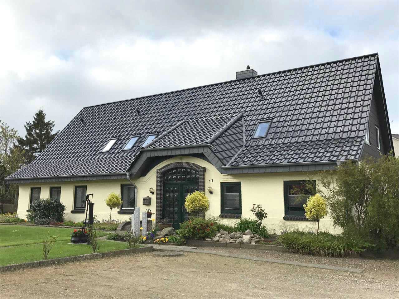 Fassade Einfamilienhaus streichen